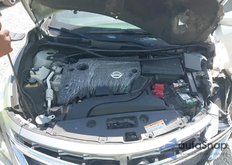 2015 Nissan Altima 2.5 Sv из США, поврежденный, VIN 1N4AL3AP5FC216691